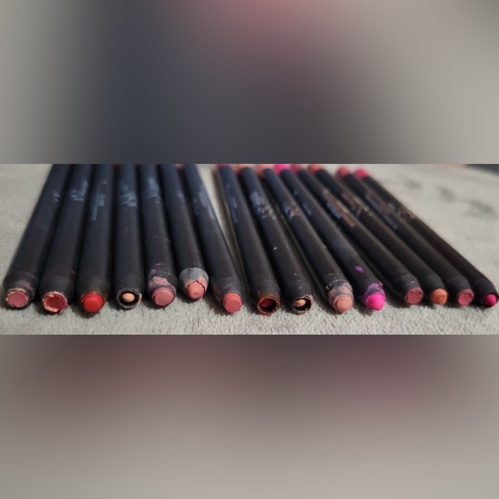 Kylie Cosmetics/KKW Beauty Lip Liner Collection (50!!) - Picture 8 of 8